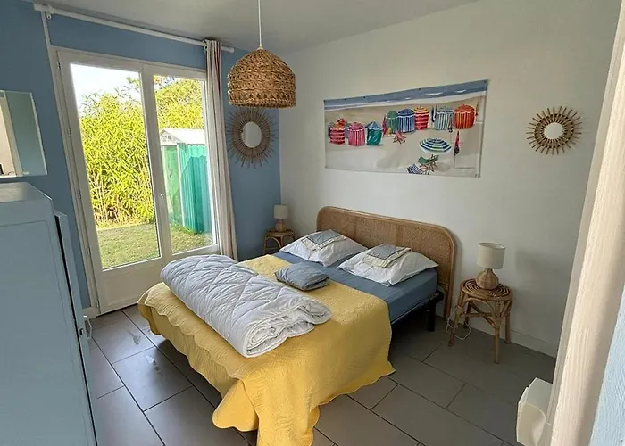 C'est Maison Bleue, Juste A Cote De La Plage... Holiday home Barneville-Carteret